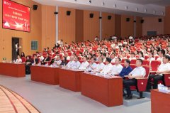 通大学党委常委、宣传部、部部长成进